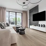 Stylish 1br With Sea View - Pool, & Parking I Skyline By Flat Mаnаger Apartment *