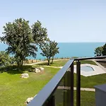 Apartment Stylish 1br With Sea View - Pool, & Parking I Skyline By Flat Mаnаger