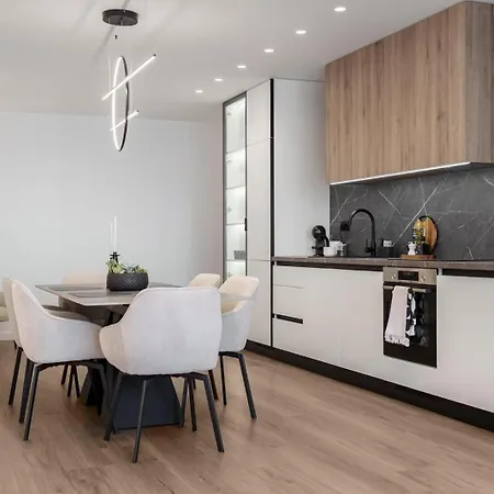 Stylish 1br With Balcony&parking I Skyline By Flat Mаnаger Апартаменты