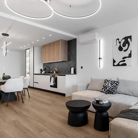 Stylish 1br With Sea View - Pool, & Parking I Skyline By Flat Mаnаger וארנה