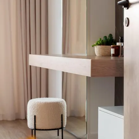 Stylish 1br With Sea View - Pool, & Parking I Skyline By Flat Mаnаger דירה וארנה