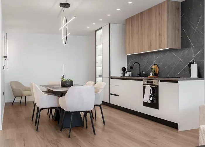 Stylish 1br With Balcony & Parking I Skyline By Flat Mаnаger Apartment