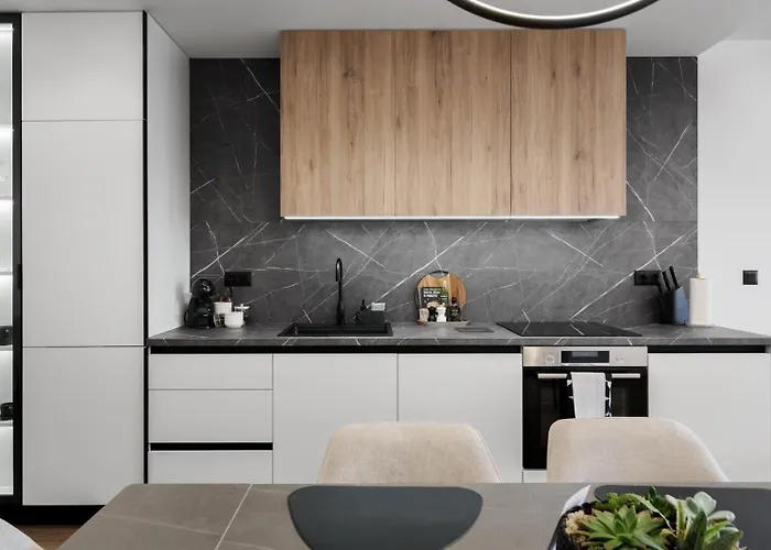 Apartment Stylish 1br With Balcony & Parking I Skyline By Flat Mаnаger